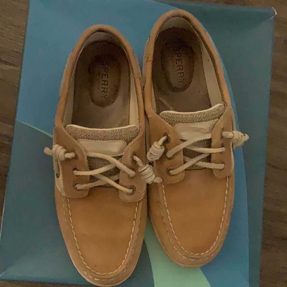 Super comfy sperrys!